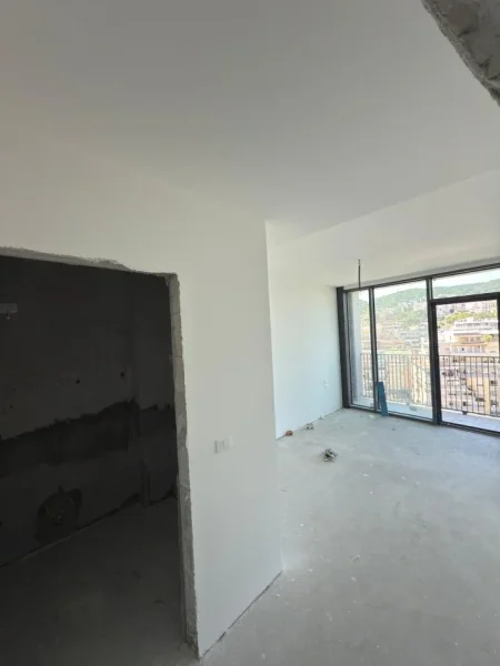 shitet apartament 2+1+Ballkon Kati 10, 128 m² 400.000 € (Kristo Luarasi)