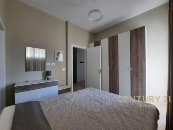 Tirane, jap me qera apartament 2+1+2+POST PARKIMI , 97 m² 850 € (Kopshti Botanik Zoologjik)