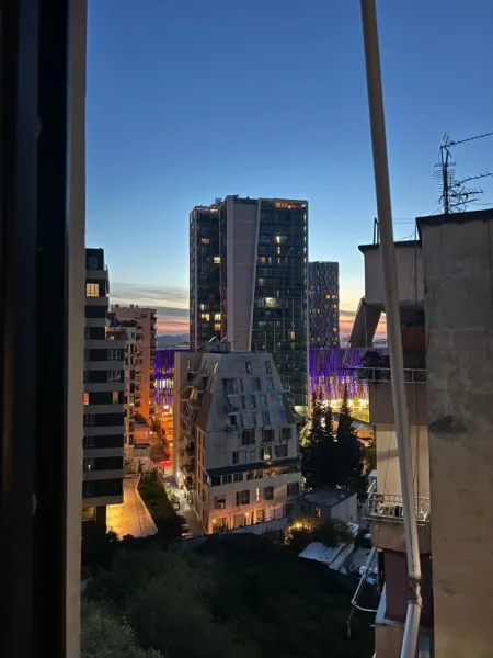 Tirane, jepet me qera apartament 1+1+Aneks+Ballkon Kati 9, 75 m² 900 € (Stadiumi Air Albania)