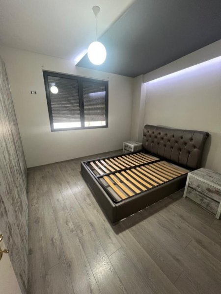 Tirane, shes apartament 2+1+Ballkon Kati 6, 113 m² 135.000 € (sokrat miho)
