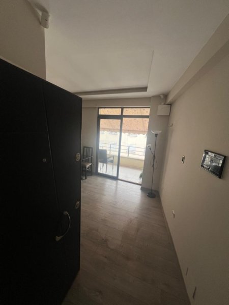 Tirane, shes apartament 2+1+Ballkon Kati 6, 113 m² 135.000 € (sokrat miho)