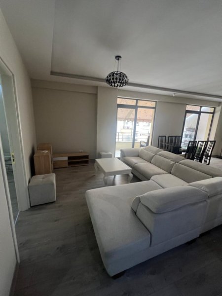 Tirane, shes apartament 2+1+Ballkon Kati 6, 113 m² 135.000 € (sokrat miho)