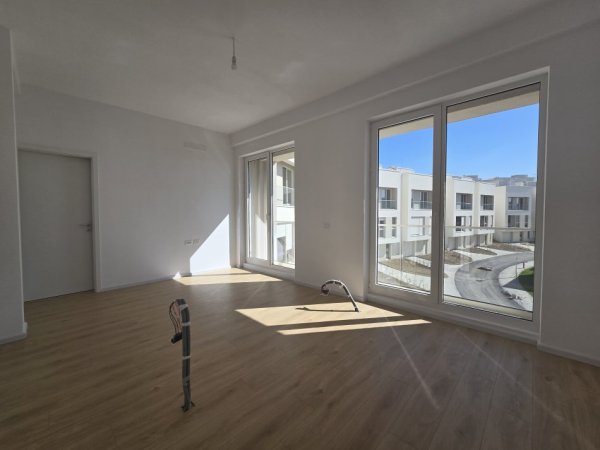 Tirane, shes vile 3 Katshe , 196 m² ndertim + 124m² oborr 360.000 € (Farke Sauk)