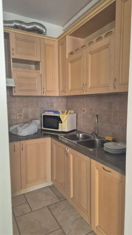 Tirane, jepet me qera ambjent biznesi Kati 4, 140 m² 1.600 € (RRUGA E ELBASANIT)