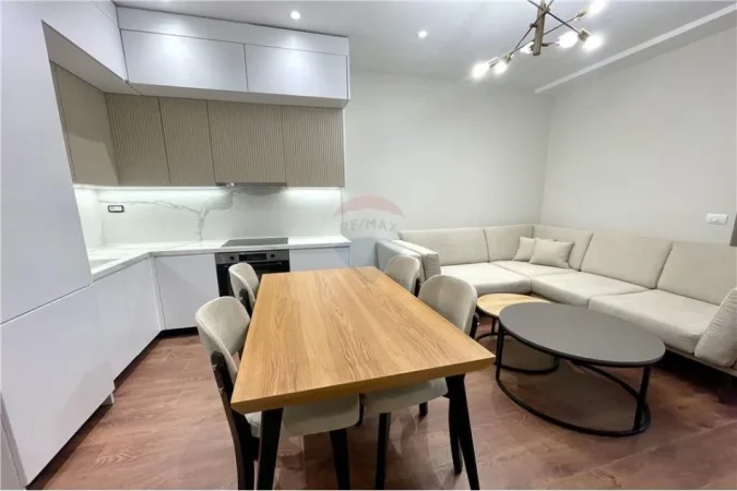 Tirane, jepet me qera apartament 1+1+Ballkon Kati 3, 79 m² 800 € (Rruga e Kavajes)