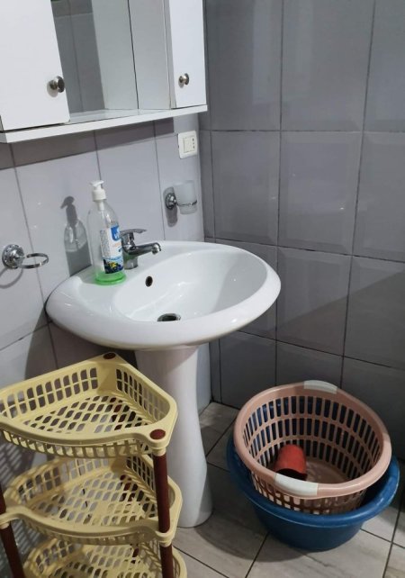 Vlore, jepet me qera apartament 1+1 Kati 1, 78 m² 50 € (Cameria Vlore)