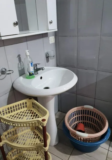 Vlore, jepet me qera apartament 1+1 Kati 1, 78 m² 50 € (Cameria Vlore)