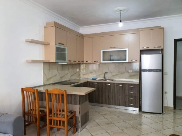 Vlore, jepet me qera apartament 1+1 Kati 1, 78 m² 50 € (Cameria Vlore)