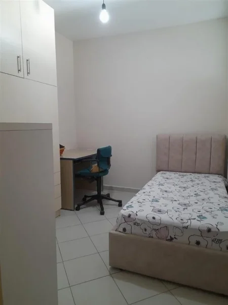 Tirane, jepet me qera apartament 2+1 Kati 7, 75 m² 40,000 leke (Prane Bar Icon Rruga Mikel Maruli)
