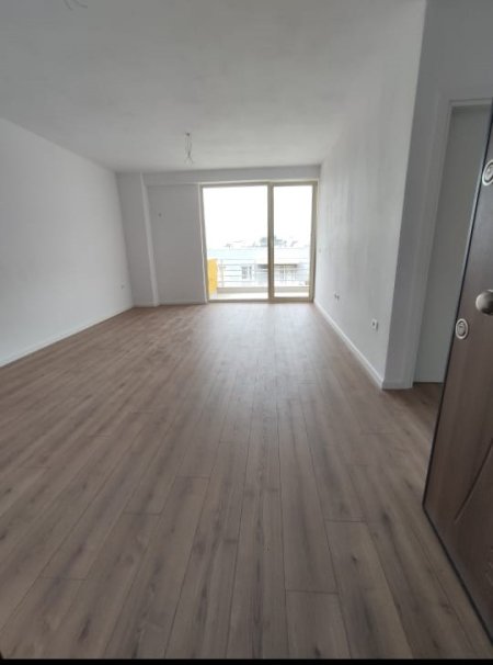 Tirane, shes apartament 1+1+Ballkon Kati 4, 63 m² 83.000 € (aleksander konda)