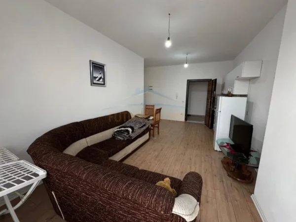 Tirane, shitet apartament 1+1 Kati 4, 64 m² 62.400 € (kamez)