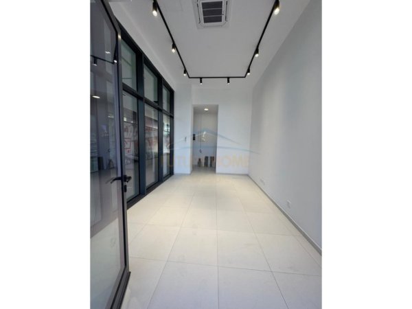 Tirane, jepet me qera ambjent biznesi Kati 0, 26 m² 800 € (Liqeni Artificial)