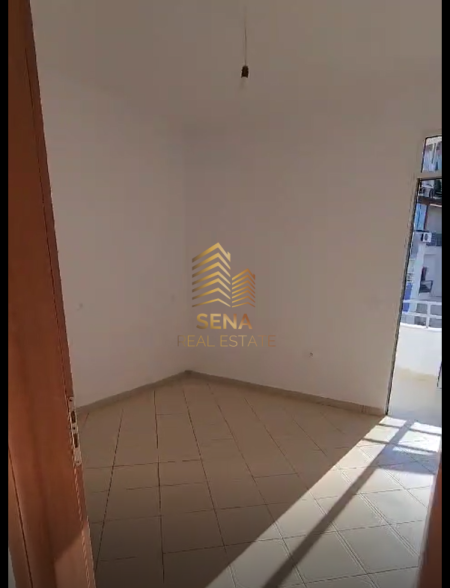 Tirane, shitet apartament 1+1+Ballkon Kati 4, 64 m² 84.000 € (Rruga e Teleferikut)