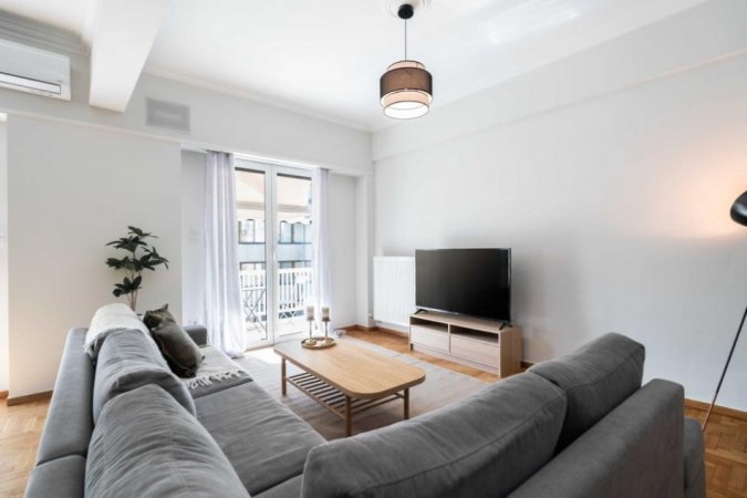 Tirane, jepet me qera apartament 1+1 Kati 3 , 87 m² 680 € (rruga e dibres)