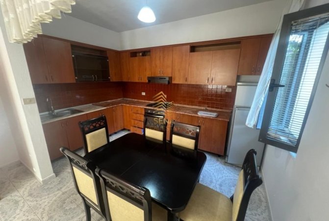 Tirane, jepet me qera apartament Kati 2, 110 m² 400 € (Rruga 3 Vellezerit Kondi)