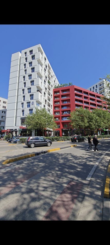 Tirane, jepet me qera apartament 2+1+Aneks Kati 3, 100 m² (Farmacia 10 Kompleksi Arlis)