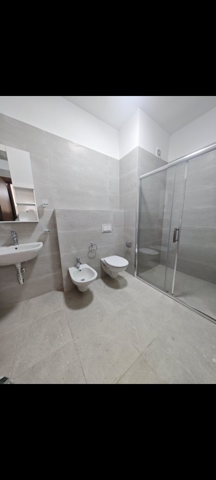 Tirane, jepet me qera apartament 2+1+Aneks Kati 3, 100 m² (Farmacia 10 Kompleksi Arlis)