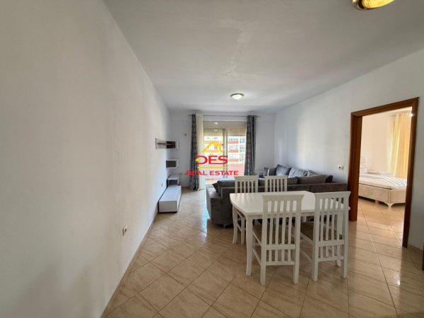 Vlore, jepet me qera apartament 1+1+Ballkon Kati 7, 75 m² 350 € (Rr Kosova, Vlorë)