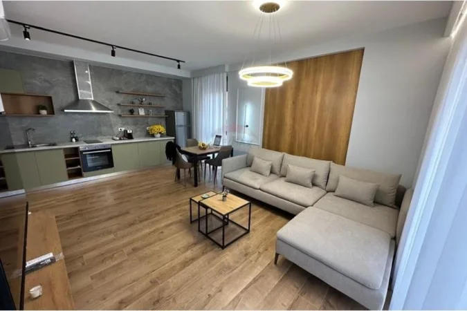 Tirane, shitet apartament 1+1+Ballkon Kati 1, 88 m² 195.000 € (Pazari i Ri)