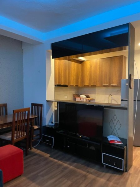 Tirane, jap me qera apartament 1+1 Kati 1, 40 m² 300 € (rruga dajtit)