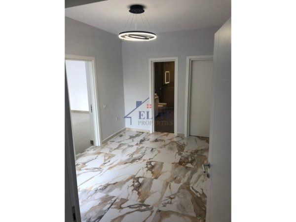 Tirane, jepet me qera Vile Kati 3, 500 m² 4.500 € (Rruga e Durresit)