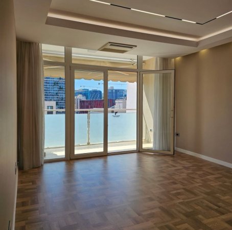 Tirane, jepet me qera zyre Kati 7, 120 m² 1.700 € (RTSH)