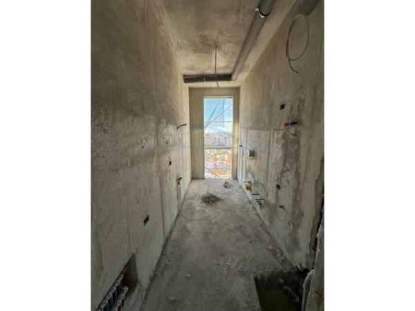 Tirane, shitet apartament 1+1 Kati 8, 69 m² 117.000 € (Bulevardi i Ri)