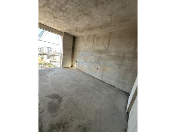 Tirane, shitet apartament 1+1 Kati 8, 69 m² 117.000 € (Bulevardi i Ri)