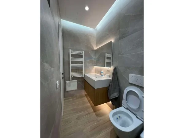 Tirane, jepet me qera apartament 2+1 Kati 5, 110 m² 800 € (kopshti botanik)