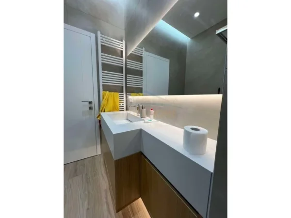 Tirane, jepet me qera apartament 2+1 Kati 5, 110 m² 800 € (kopshti botanik)