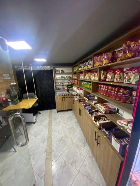 Tirane, jepet me qera dyqan Kati 0, 17 m² 350 € (BULEVARDI BAJRAM CURRI)