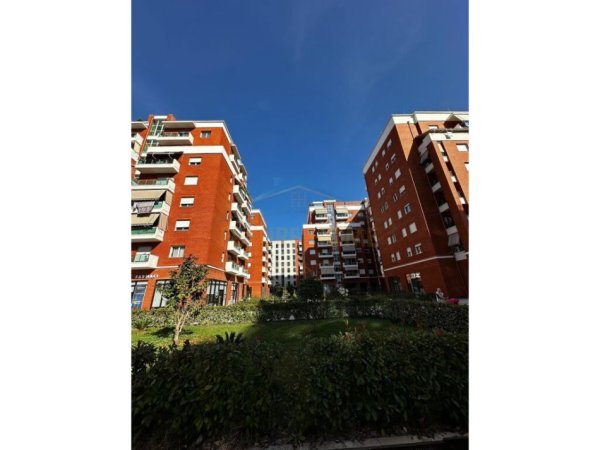 Tirane, jepet me qera ambjent biznesi Kati 0, 99 m² 1.600 € (Unaza e Re)