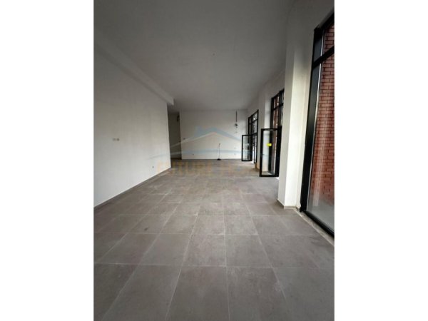 Tirane, jepet me qera ambjent biznesi Kati 0, 99 m² 1.600 € (Unaza e Re)