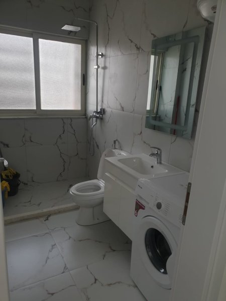 Tirane, jepet me qera apartament 1+1+Ballkon Kati 11, 70 m² 470 € (Ish Fusha e Aviacionit)