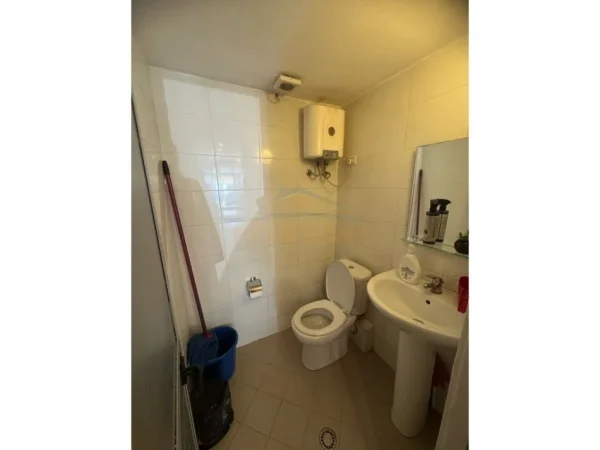 Tirane, shitet ambjent biznesi Kati 0, 43 m² 134.000 € (Rr.Haxhi Dalliu)