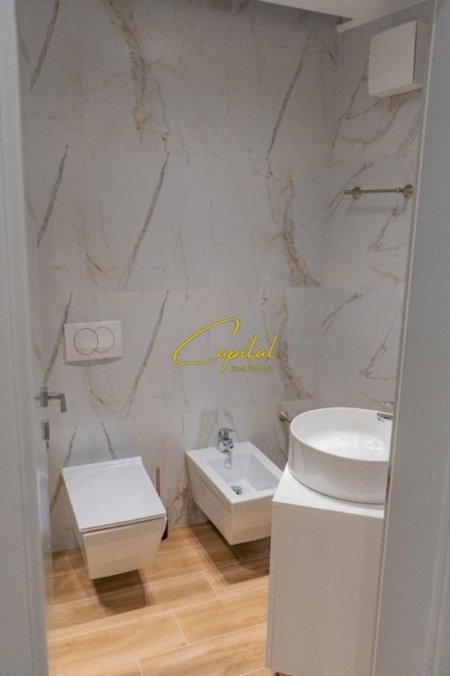 Tirane, jepet me qera apartament 2+1 Kati 2, 125 m² 900 € (KODRA E DIELLIT 2)