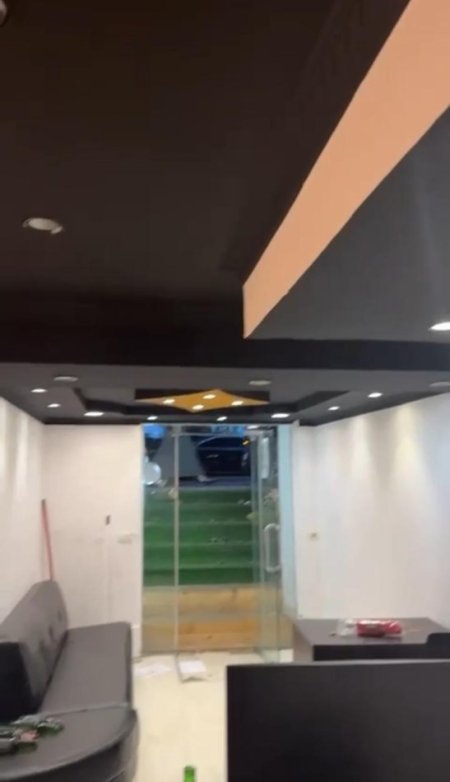 Tirane, jepet me qera dyqan Kati 0, 30 m² 350 € (BULEVARDI BAJRAM CURRI)