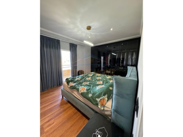 Tirane, shitet 3+1 Kati 4, 173 m² 355.000 € (Lake Land, Farke)
