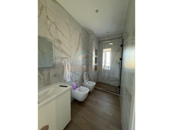 Tirane, shitet 3+1 Kati 4, 173 m² 355.000 € (Lake Land, Farke)