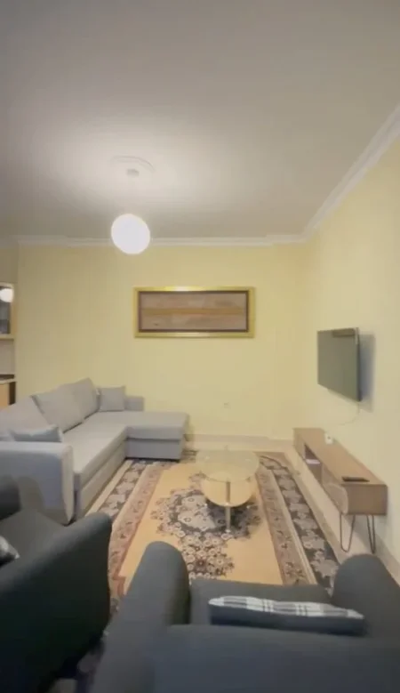 Tirane, jap me qera apartament 1+1 Kati 1, 100 m² 570 € (don bosko)