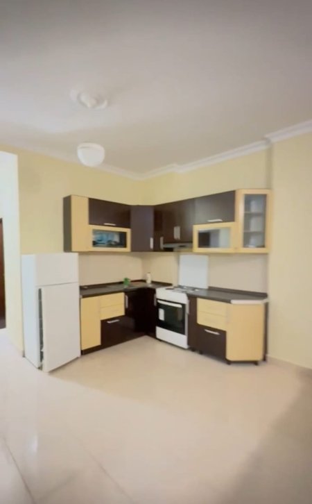 Tirane, jap me qera apartament 1+1 Kati 1, 100 m² 570 € (don bosko)