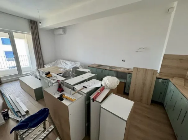 Tirane, jepet me qera apartament 1+1+Ballkon Kati 5, 58 m² 400 € (Kompleksi Kaimi , Ali Dem)