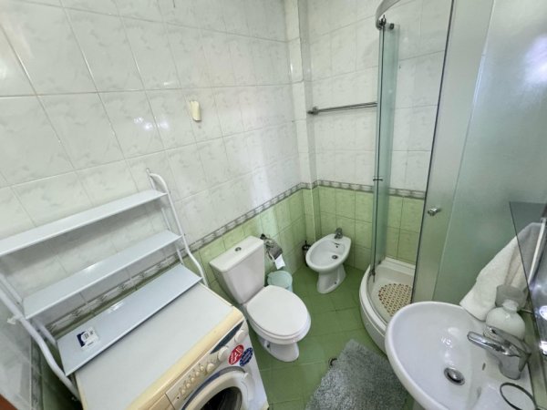 Tirane, jepet me qera apartament 2+1 Kati 2, 85 m² 600 € (rruga e durresit)