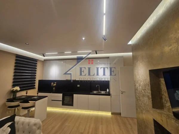 Tirane, shitet apartament 1+1+Ballkon Kati 3, 107 m² 275.000 € (Pazari i Ri)