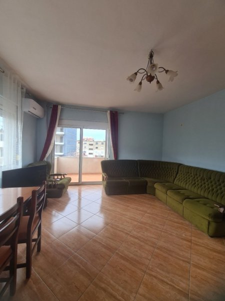 Tirane, jepet me qera apartament 1+1 Kati 3, 70 m² 450 € (Oxhaku)