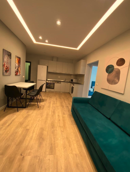 Tirane, jepet me qera apartament 2+1+Ballkon Kati 1, 80 m² 700 € (21 Dhjetori)