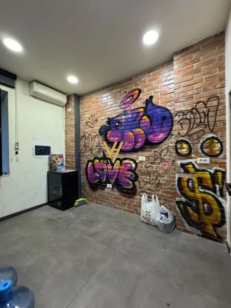 Tirane, jepet me qera ambjent biznesi Kati 1, 100 m² 2.200 € (BLLOKU)