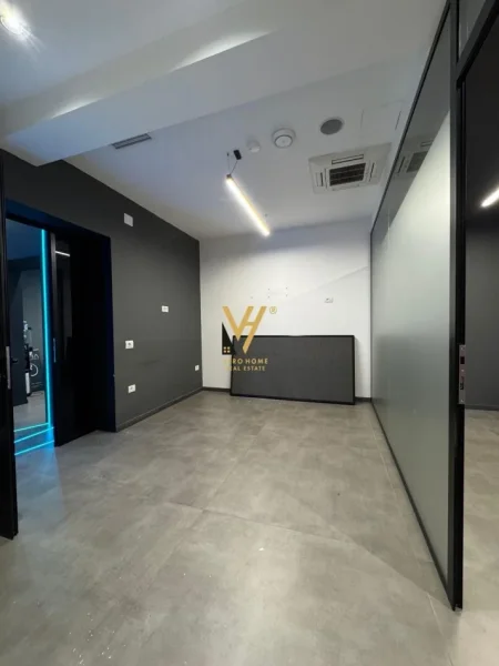 Tirane, jepet me qera ambjent biznesi Kati 1, 100 m² 2.200 € (BLLOKU)