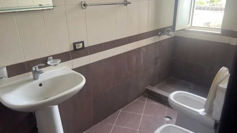 Tirane, jap me qera apartament 3+1+Ballkon Kati 2, 100 m² 500 € (sali nivica)