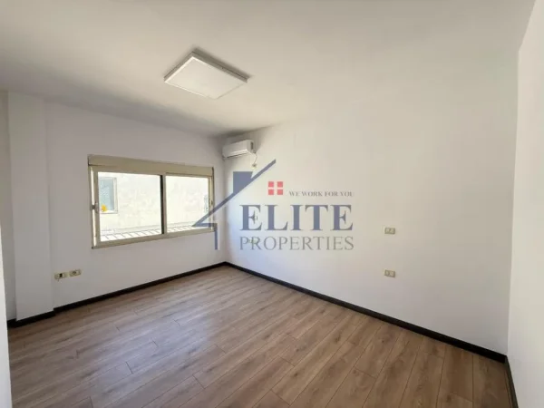 Tirane, shitet apartament 2+1+Ballkon Kati 5, 82 m² 185.000 € (Kristal Center)